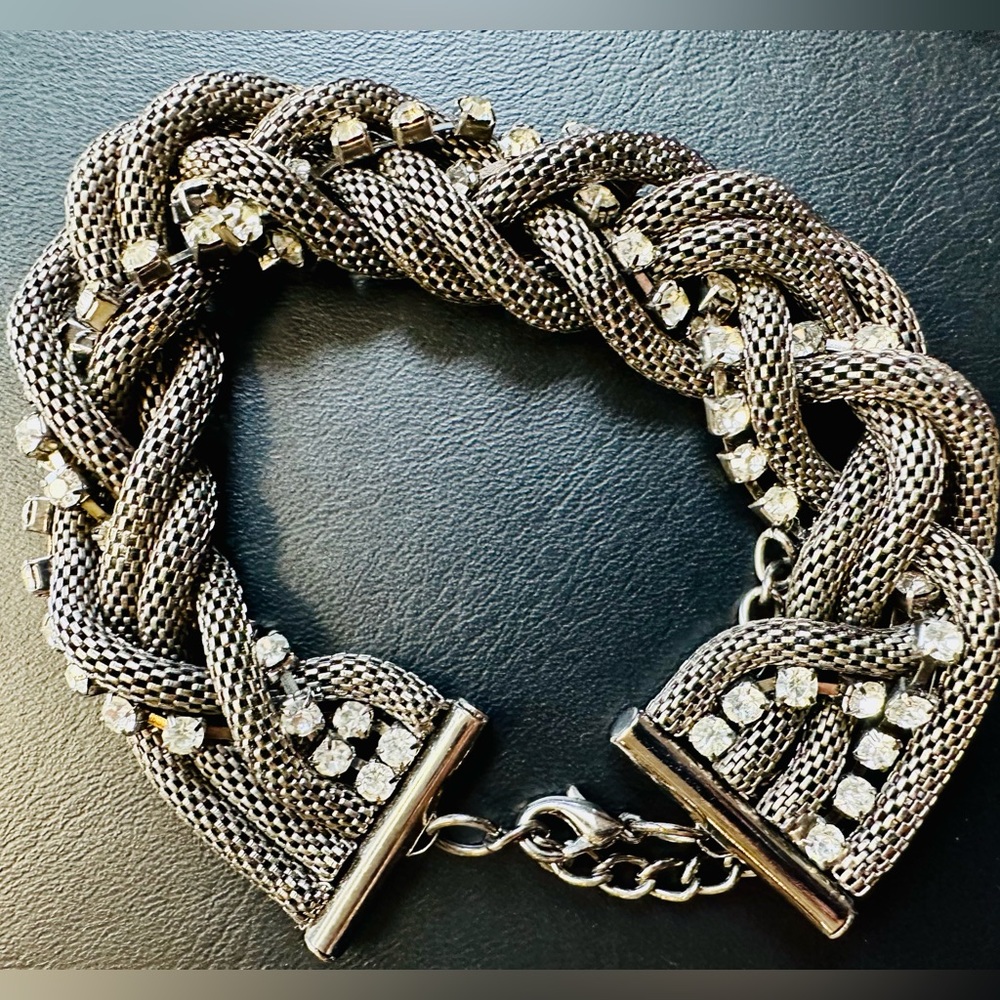 🩶🔥3 for $10🔥Gorgeous Funky Blingy Bracelet! 🩶